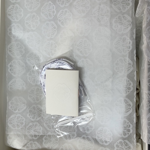 **SOLD** Alexander MCQueen runners - Picture 2 of 8